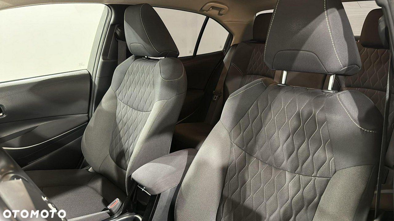Toyota Corolla - 12