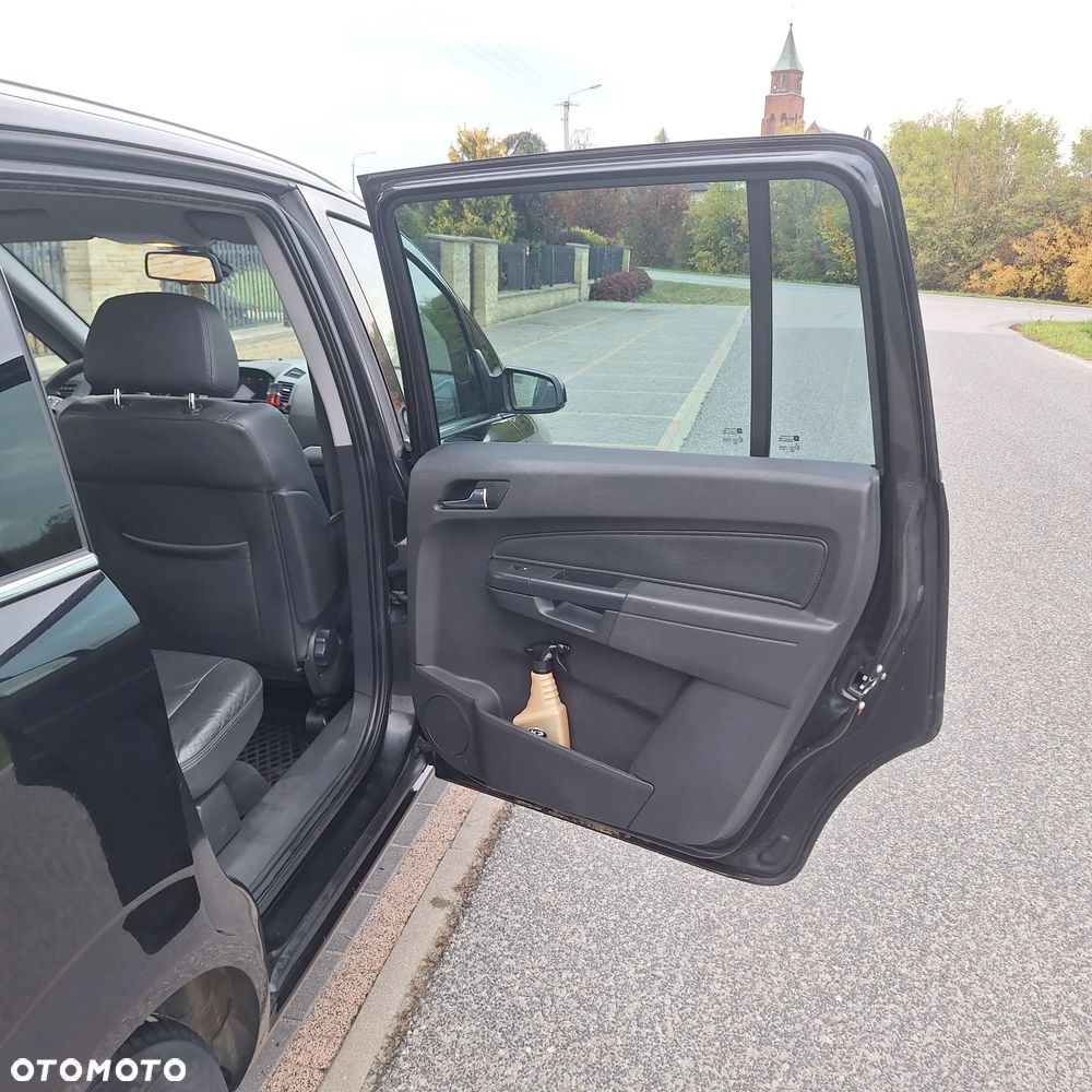 Opel Zafira - 15