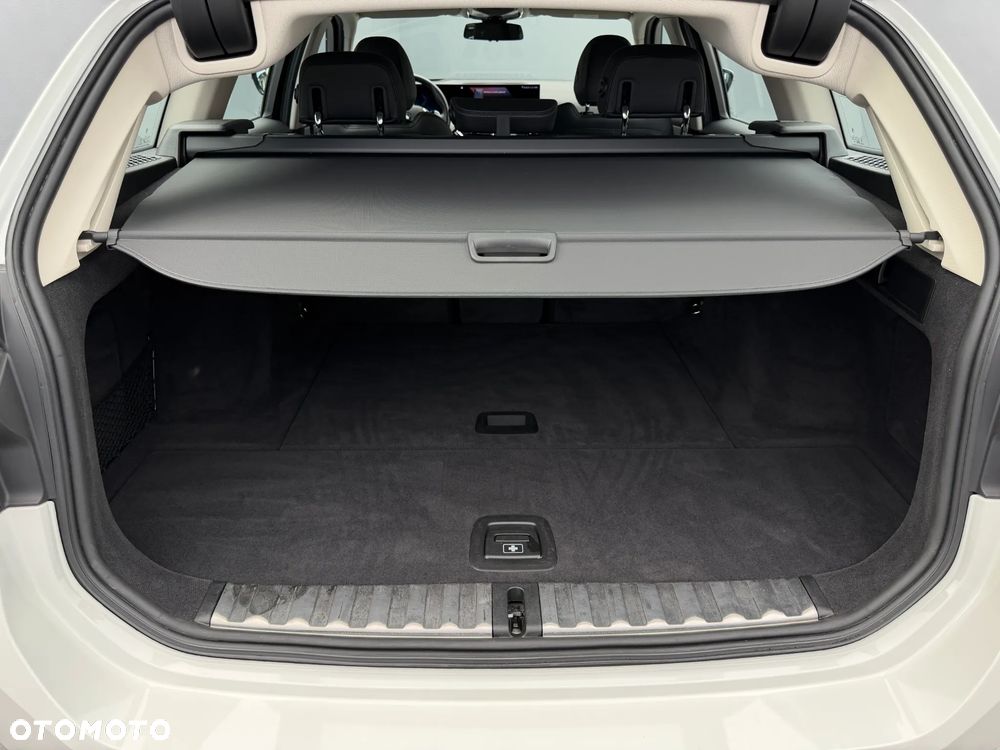 BMW Seria 3 318i M Sport - 33