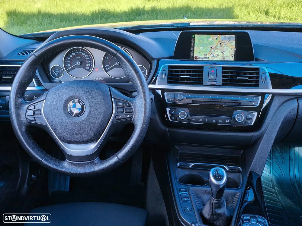 BMW 318 d Touring Sport Line - 13