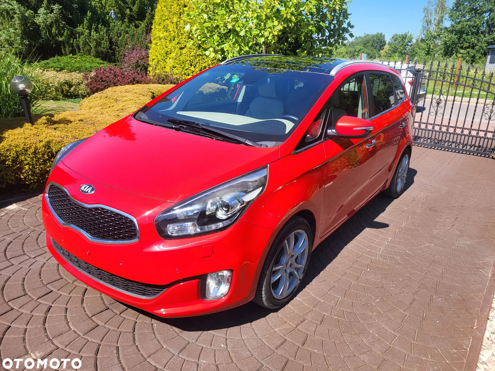 Kia Carens - 27