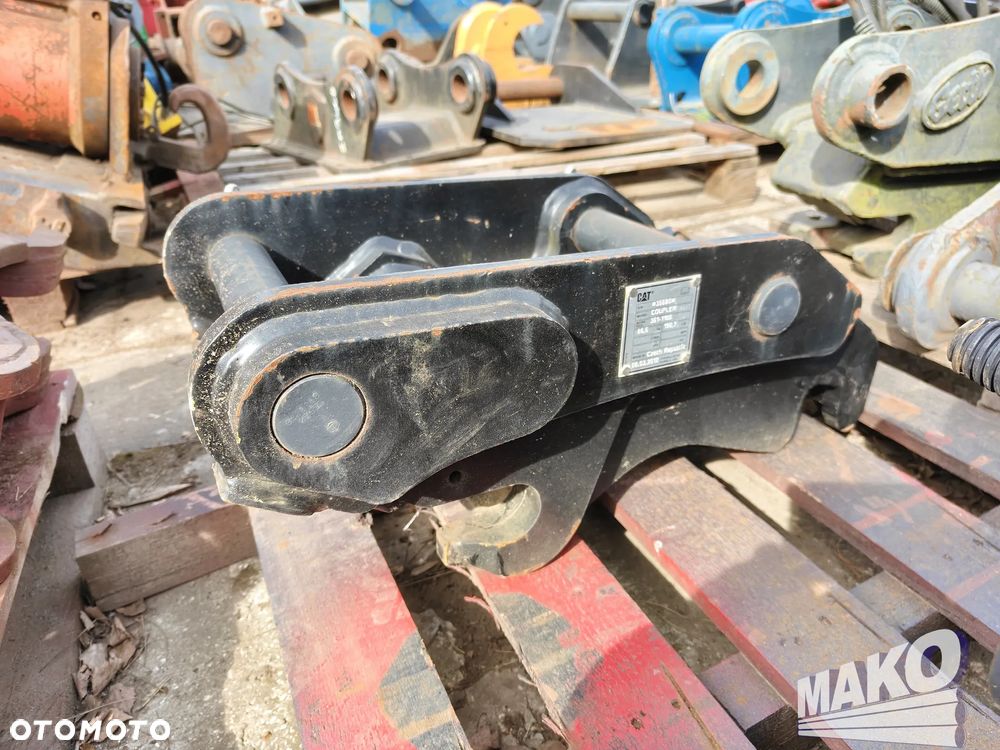 NOWE Szybkozłącze mechaniczne Caterpillar do koparko-ładowarki - 2