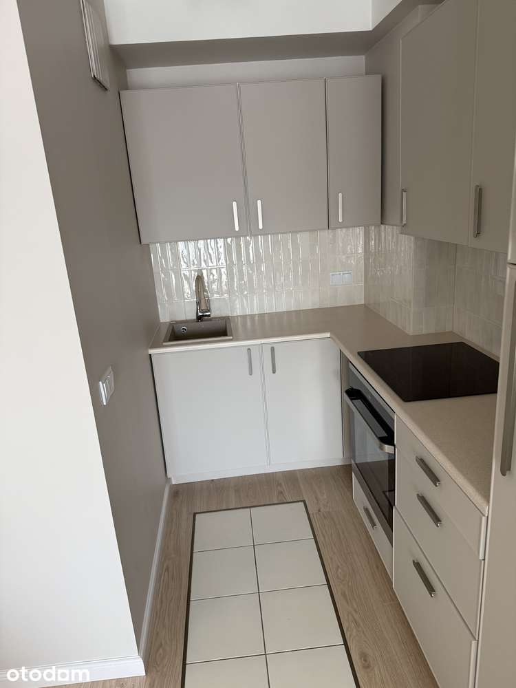 Komfortowe mieszkanie 2-pokojowe z balkonem i garażem – Wola Tower