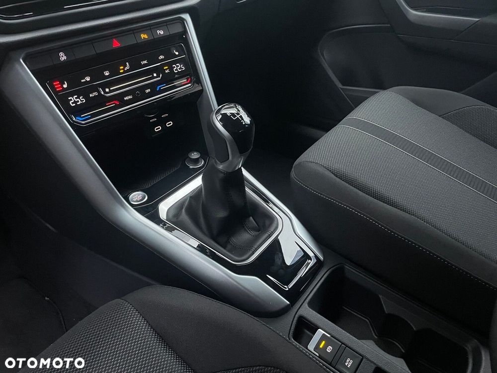Volkswagen T-Roc 1.0 TSI Life Plus - 23