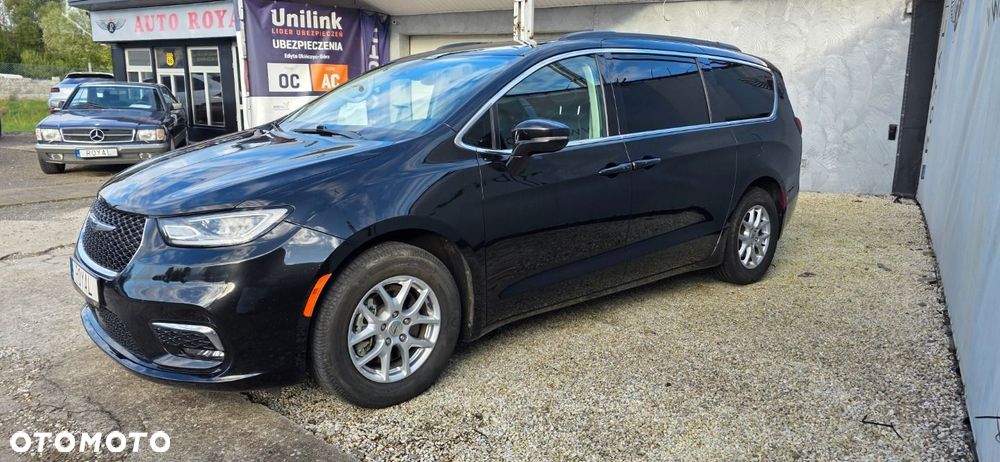 Chrysler Pacifica - 4