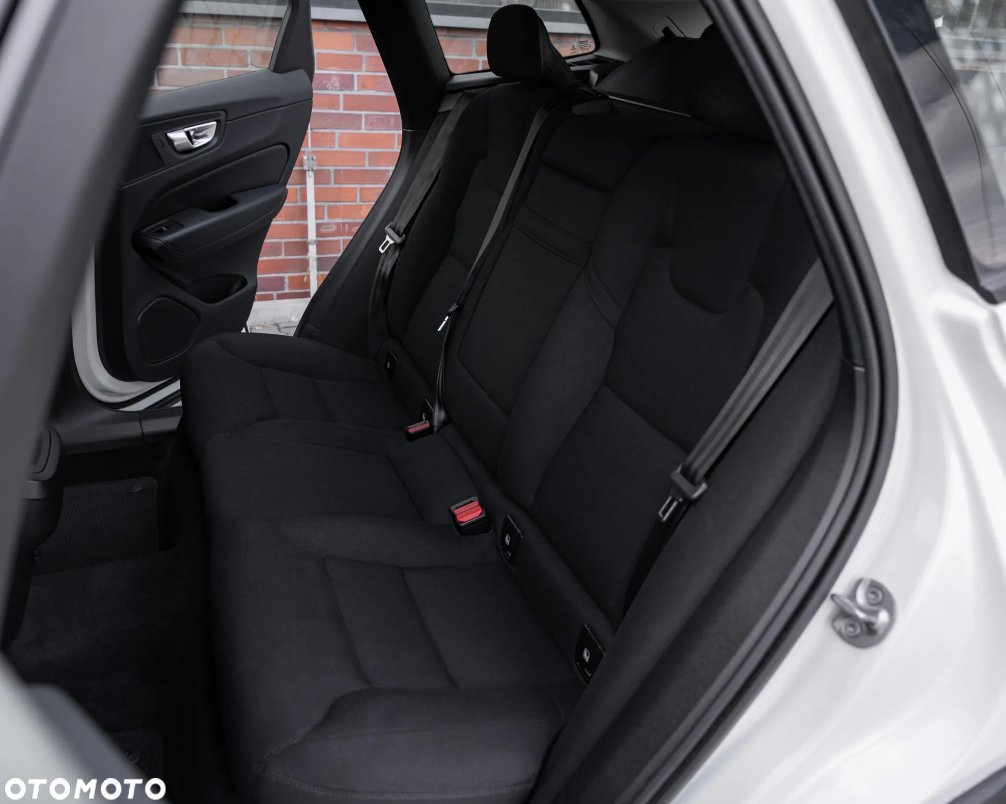 Volvo XC 60 D4 Momentum Pro - 38