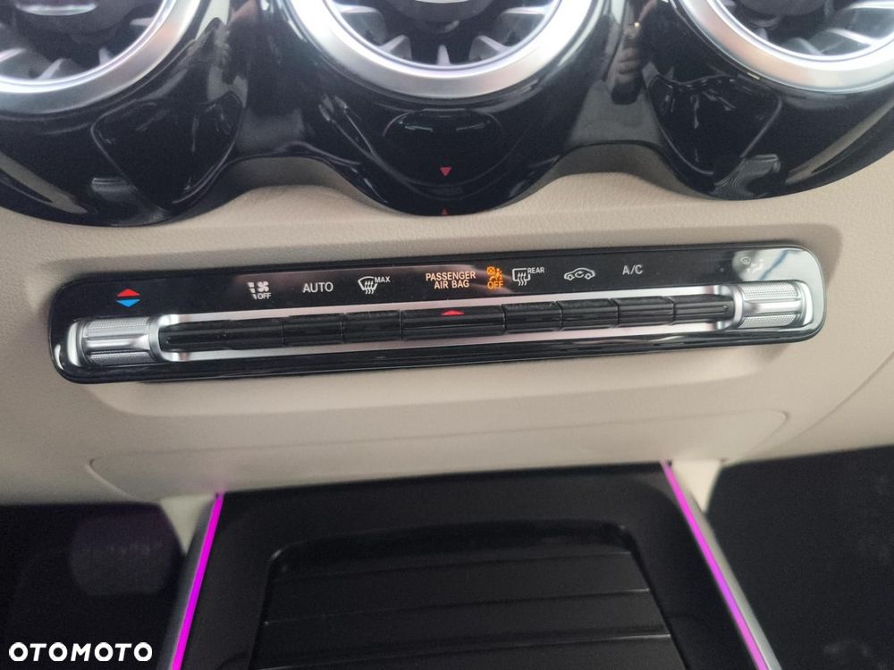 Mercedes-Benz GLB - 18