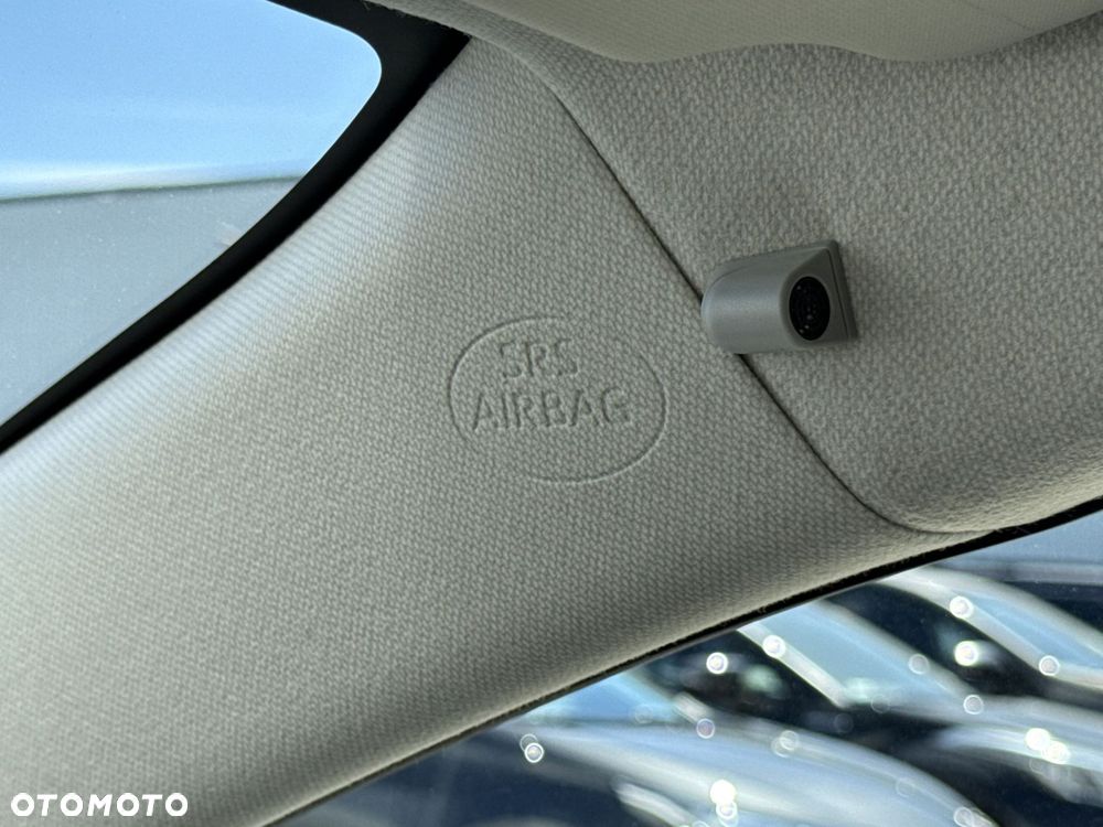 Toyota Corolla 1.8 Hybrid Comfort - 22
