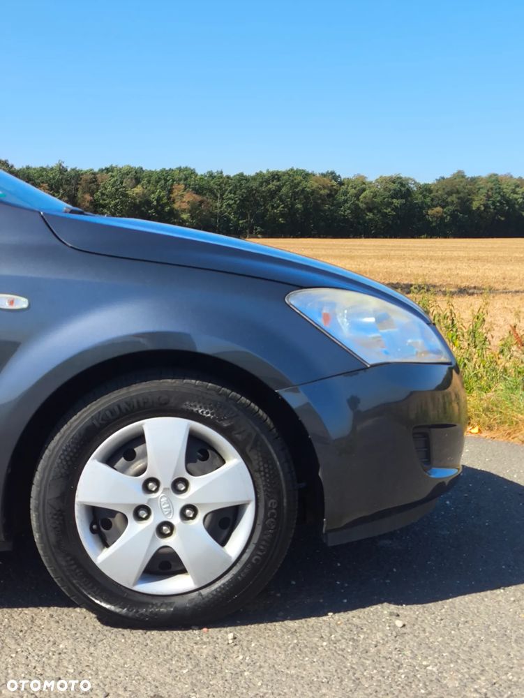 Kia Ceed - 15