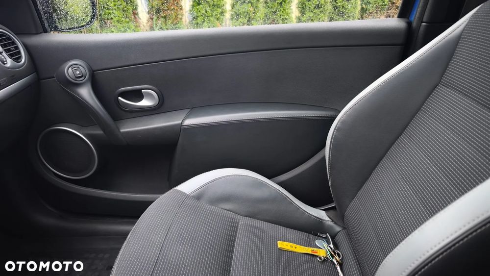 Renault Clio 1.6 16V GT - 13