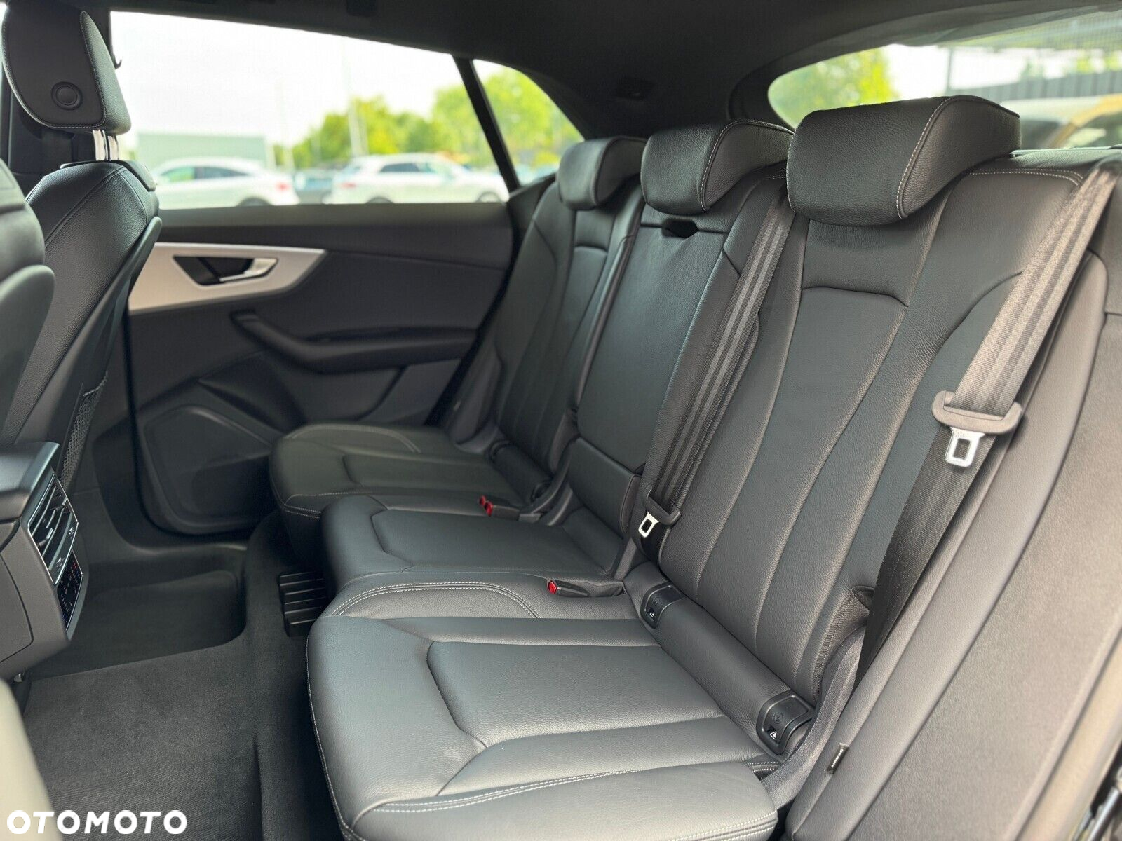 Audi Q8 - 12