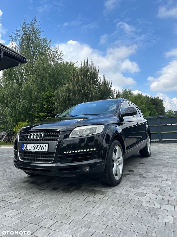 Audi Q7 - 1
