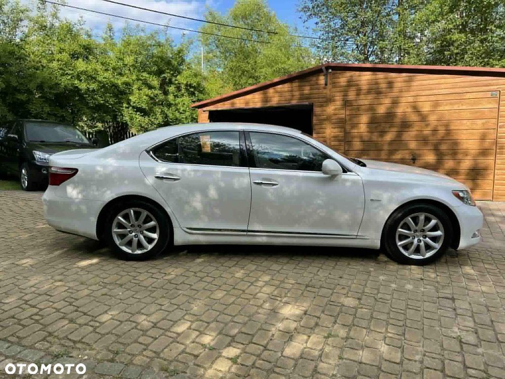 Lexus LS 460 Elite - 35