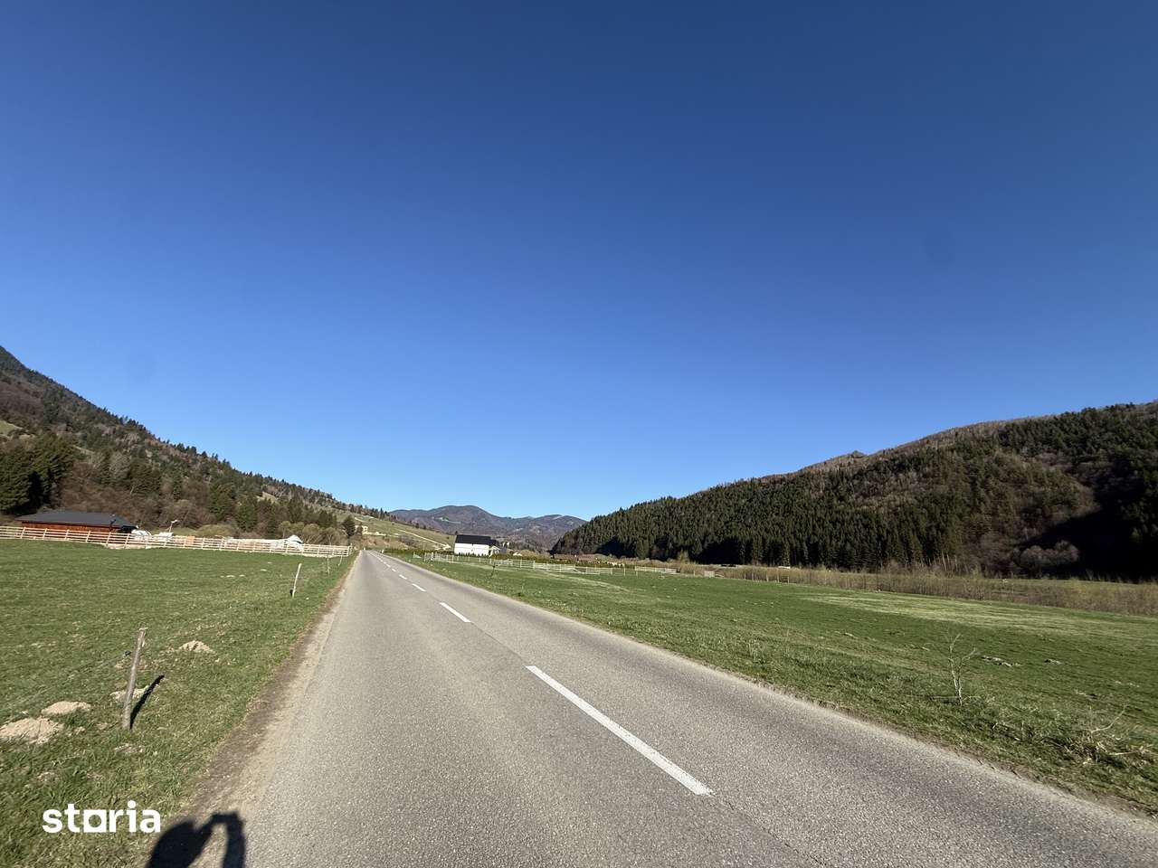 Teren intravilan In Zarnesti zona Plaiul Foii, asfalt  si priveliste - Imagine principală: 2/13