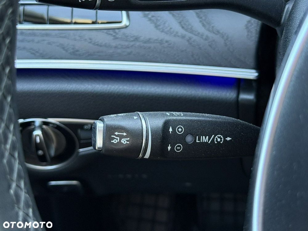 Mercedes-Benz Klasa E 400 4-Matic 9G-TRONIC - 25
