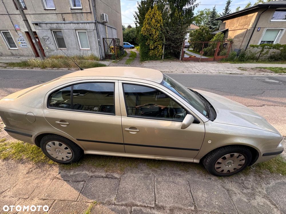 Skoda Octavia 1.6 Tour - 4