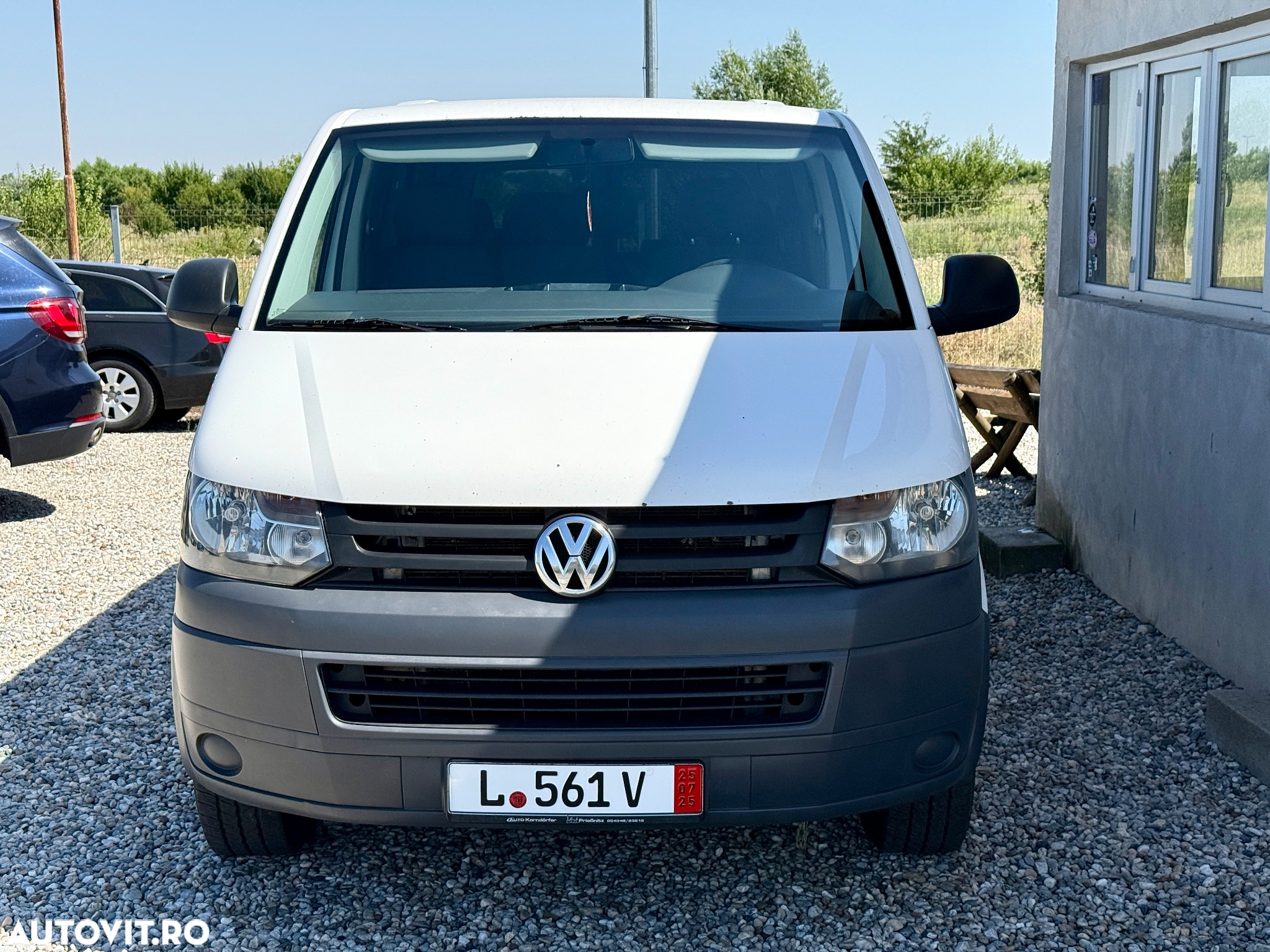 Volkswagen Transporter - 2