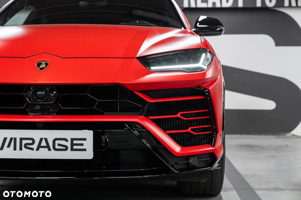 Lamborghini Urus Standard - 4