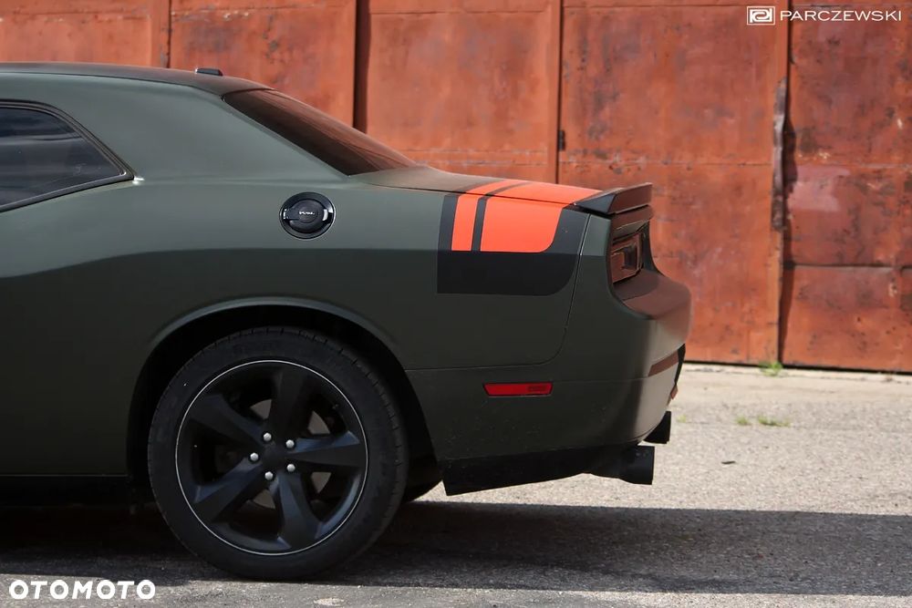 Dodge Challenger - 6
