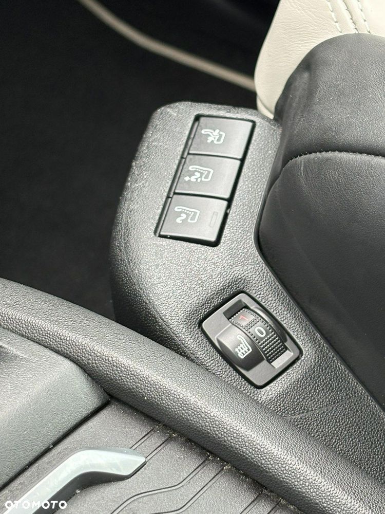 Citroën C4 Grand Picasso BlueHDi 150 EAT6 Exclusive - 26