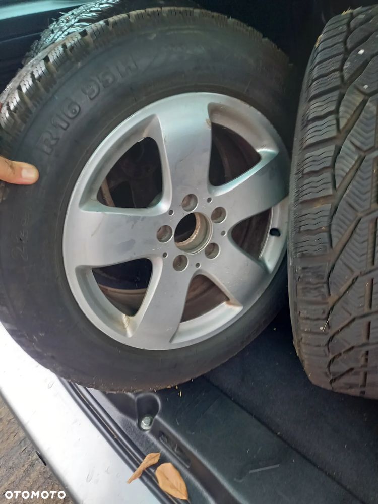 Mercedes-Benz Klasa E 200 CDI DPF BlueEFFICIENCY 7G-TRONIC - 35