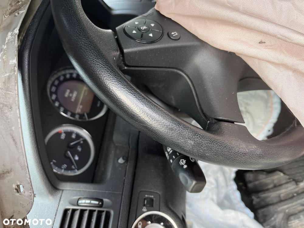 Mercedes-Benz Klasa C 180 BlueEFFICIENCY - 2