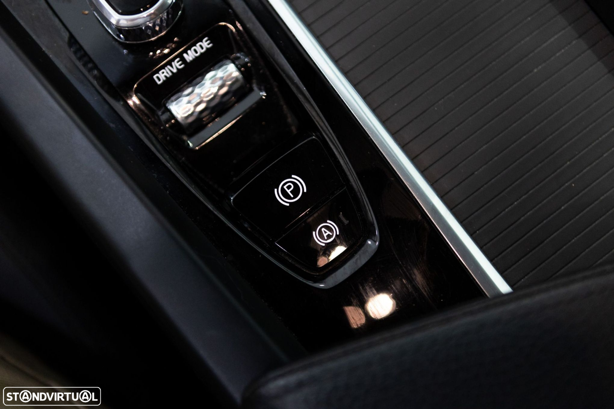 Volvo XC 60 B4 D AWD Geartronic Momentum - 33
