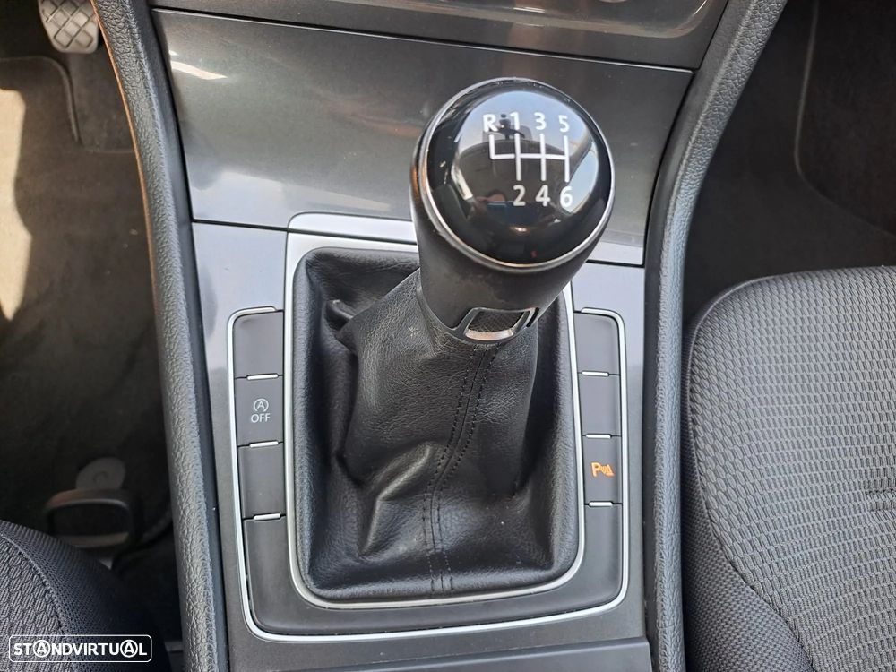 VW Golf 1.0 TSI Confortline - 18