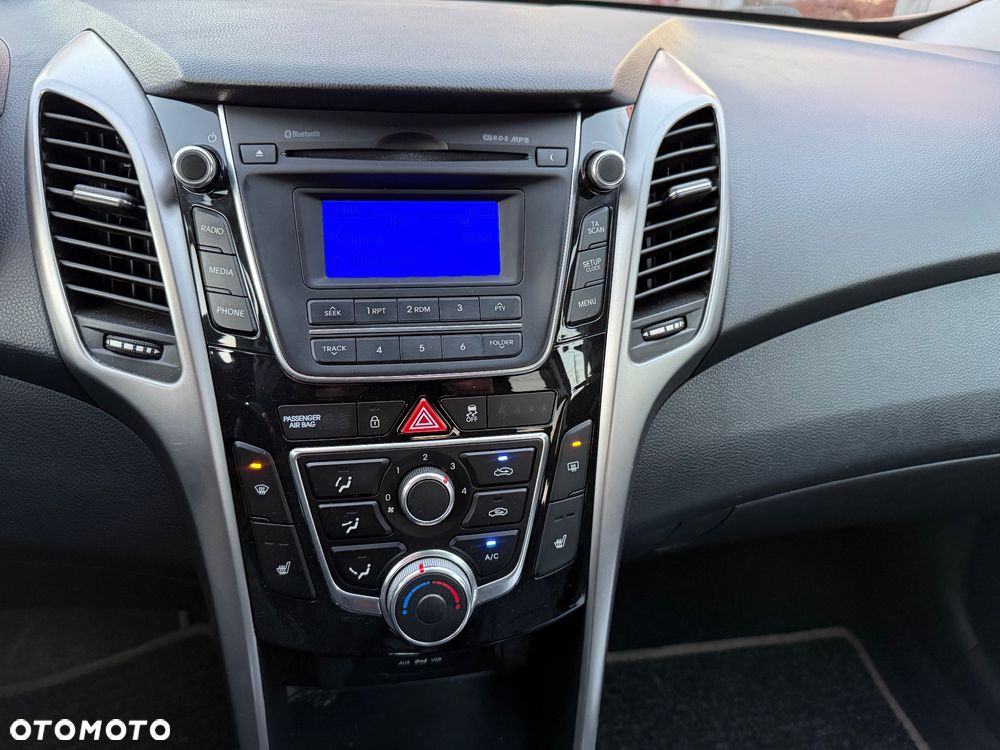 Hyundai i30 1.6 CRDi Classic + - 6