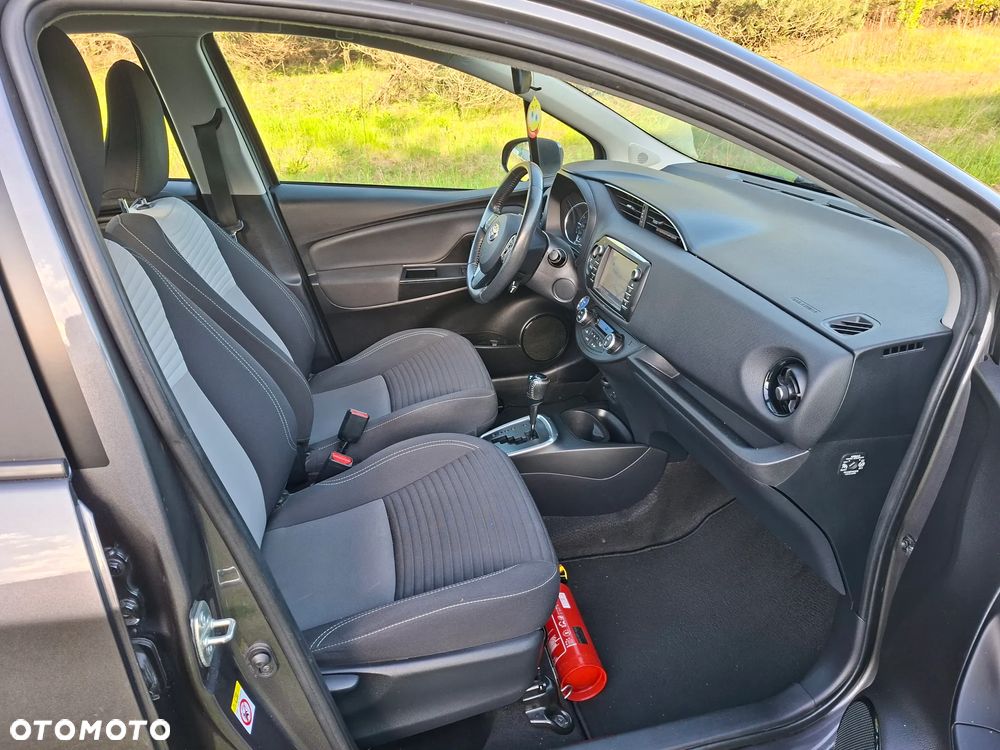 Toyota Yaris Hybrid 100 Active EU6 - 18