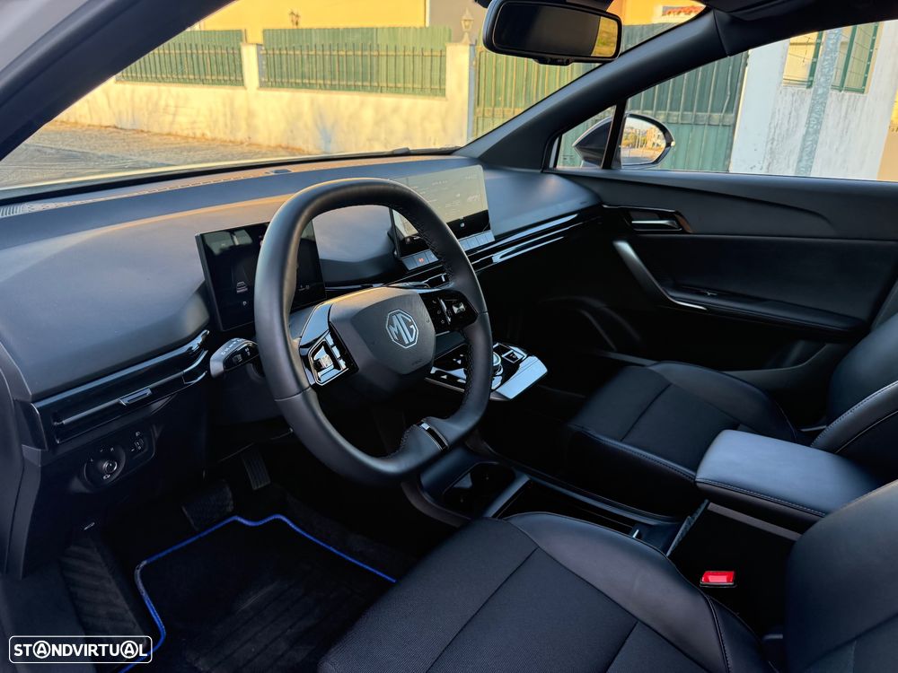 MG MG4 64 kWh Luxury - 16