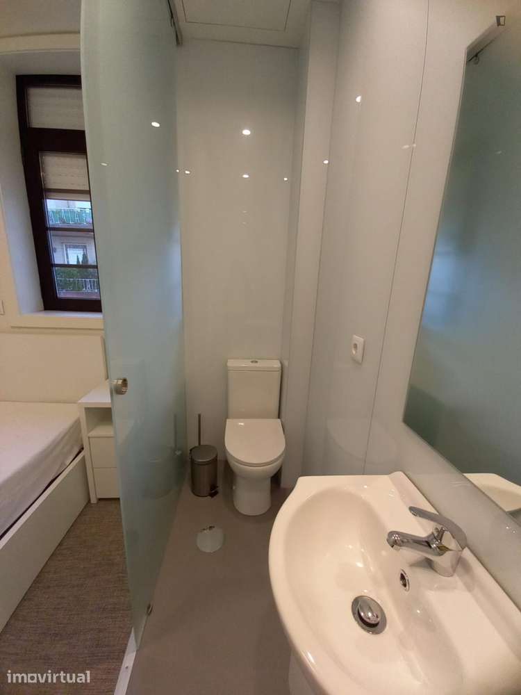Quarto - localizado em Paranhos Porto - Grande imagem: 5/29