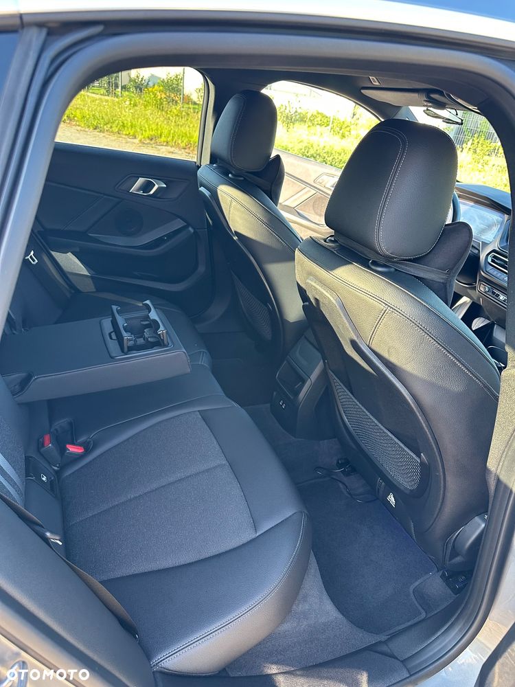 BMW Seria 2 218i - 10