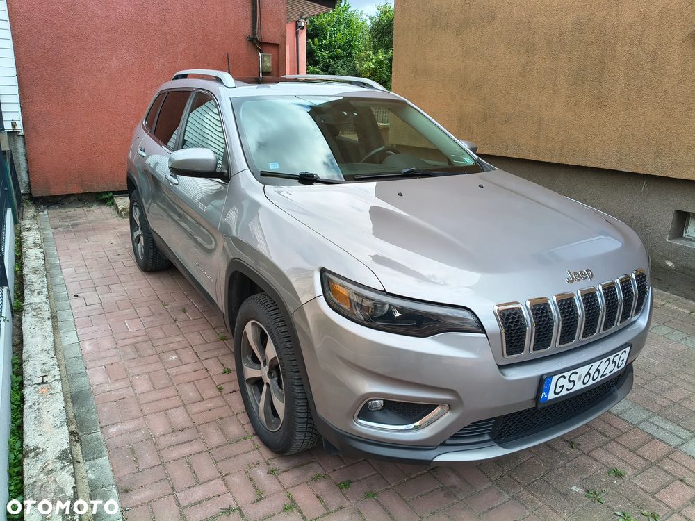 Jeep Cherokee - 1