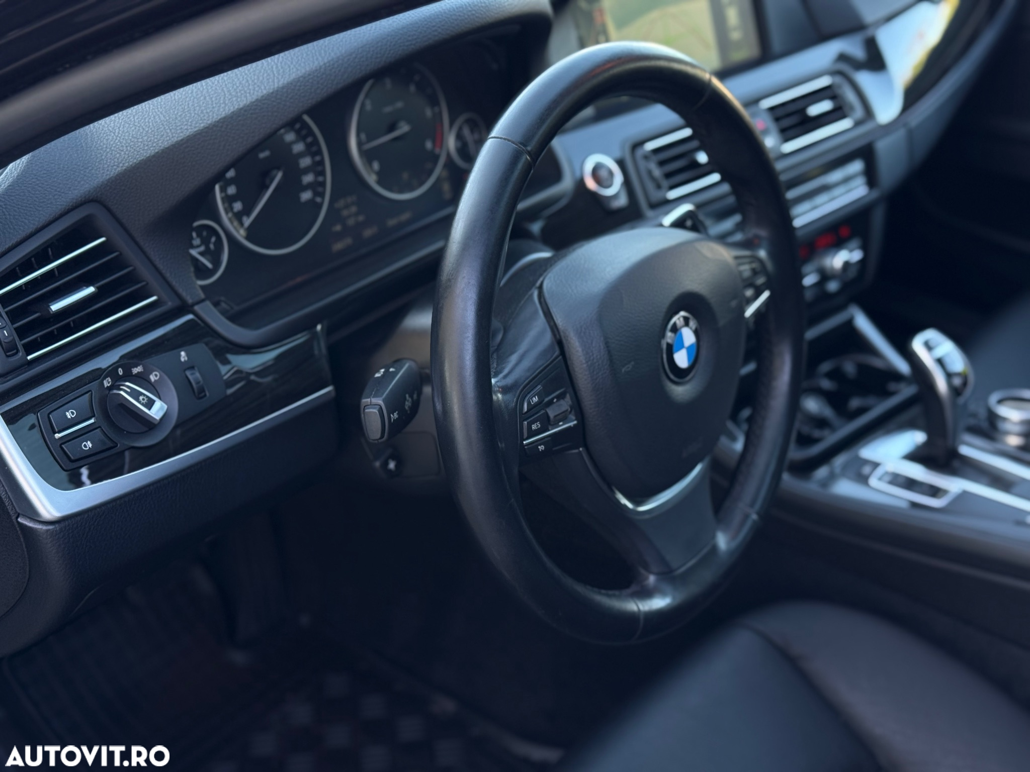 BMW Seria 5 520d Aut. - 27