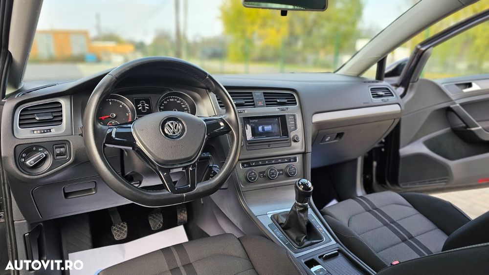 Volkswagen Golf - 9