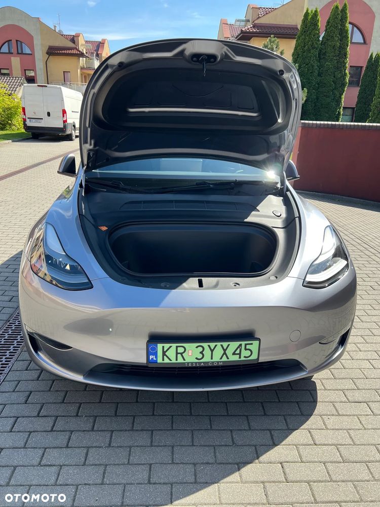 Tesla Model Y - 13
