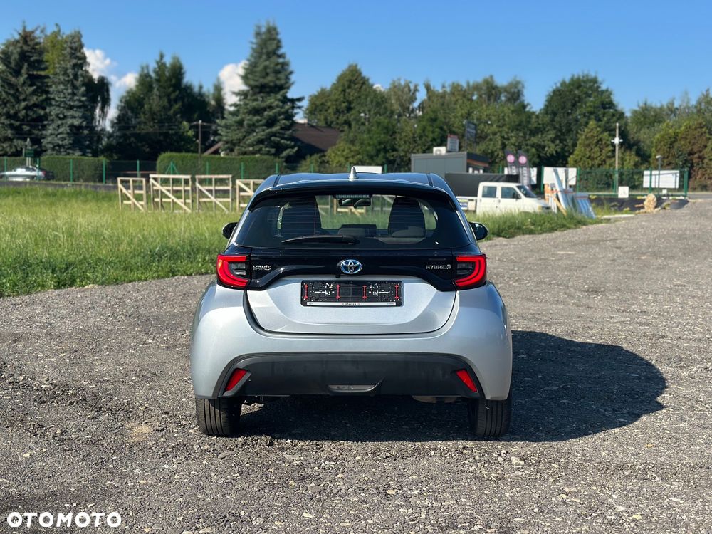 Toyota Yaris - 12