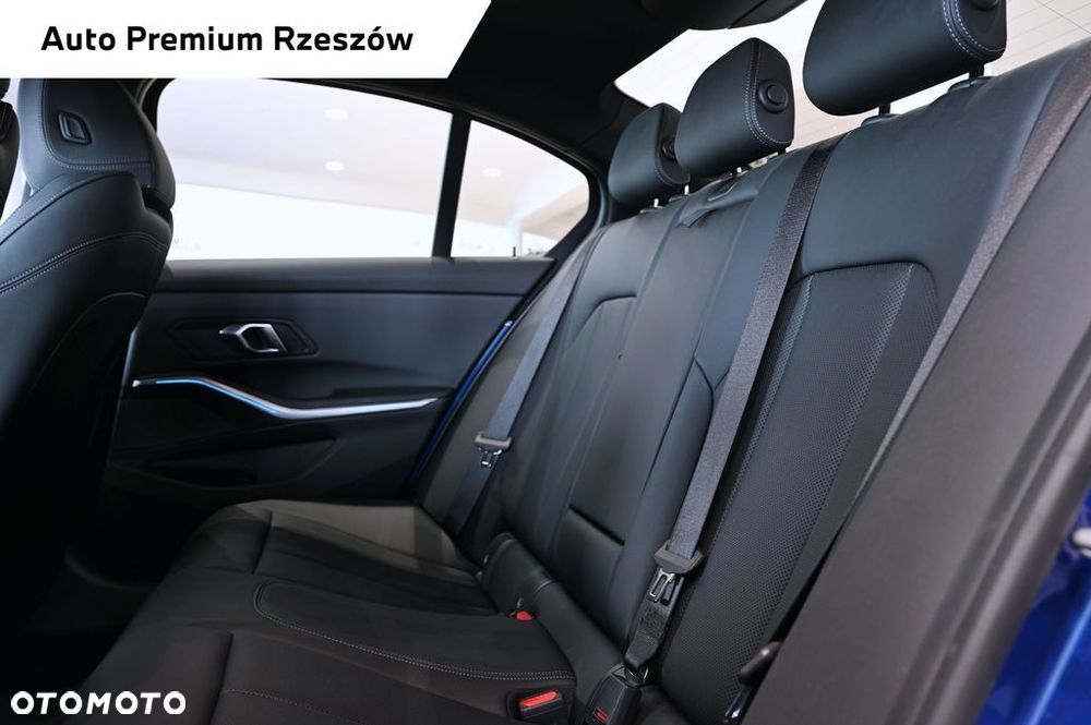 BMW Seria 3 318i - 13