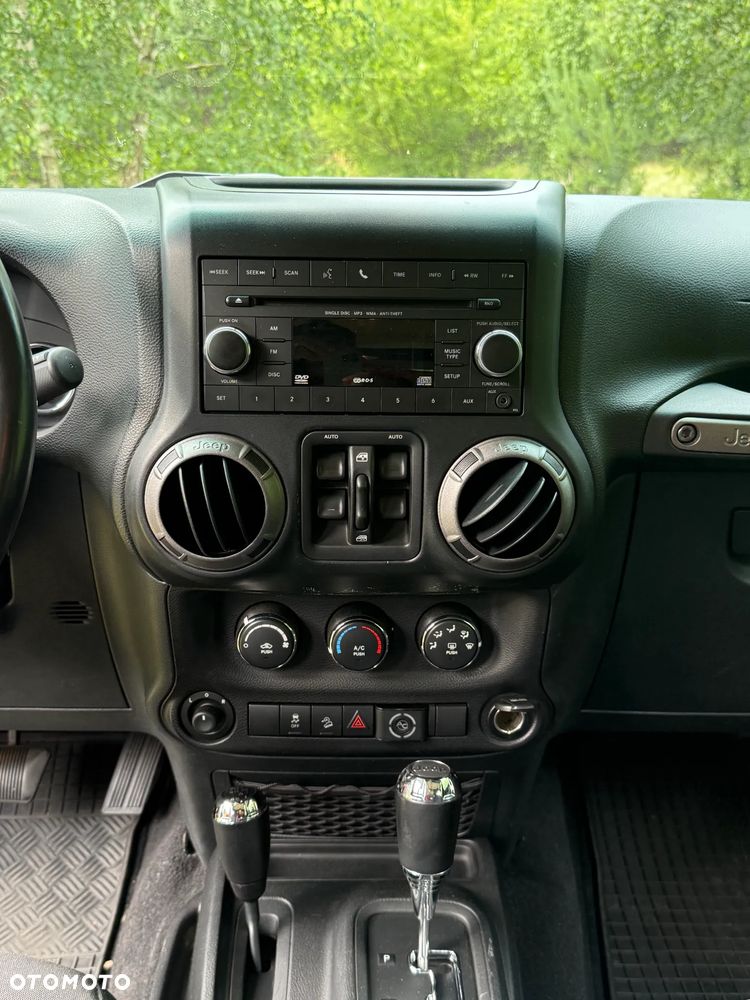 Jeep Wrangler Unlimited 3.6 Automatik Sahara - 12