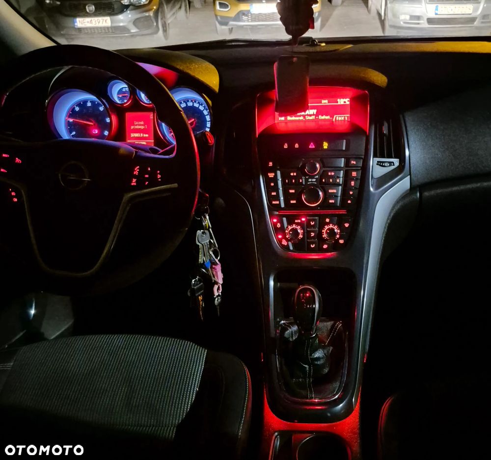 Opel Astra 1.7 CDTI DPF Cosmo - 12