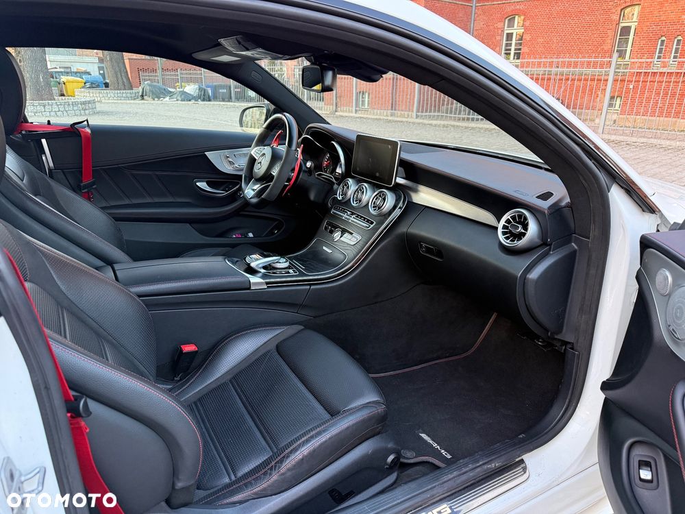Mercedes-Benz Klasa C AMG 43 4Matic 9G-TRONIC Night Edition - 18