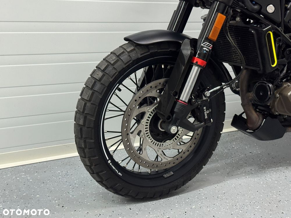 Husqvarna Svartpilen - 18