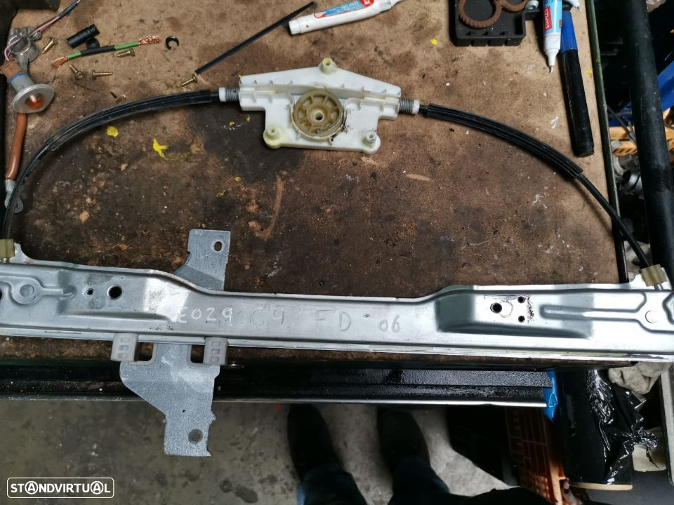 CITROEN C4 ELEVADOR FRENTE DTO E029 - 2