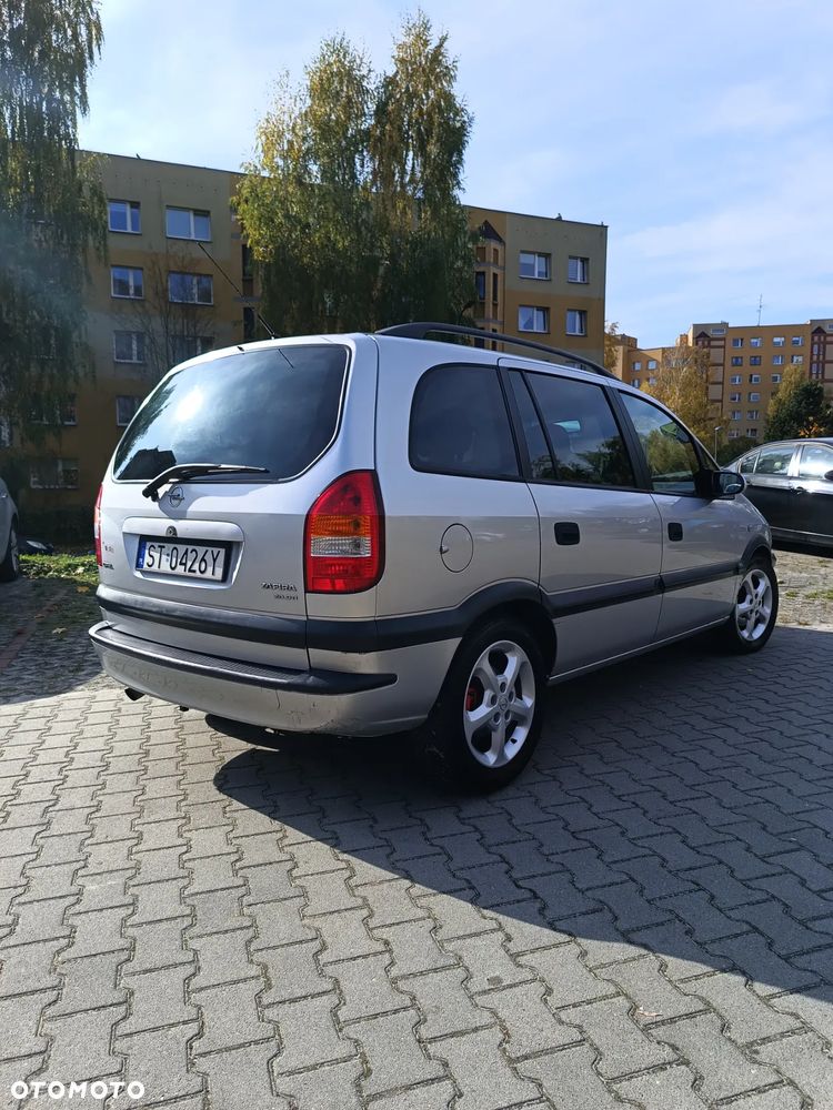 Opel Zafira - 2