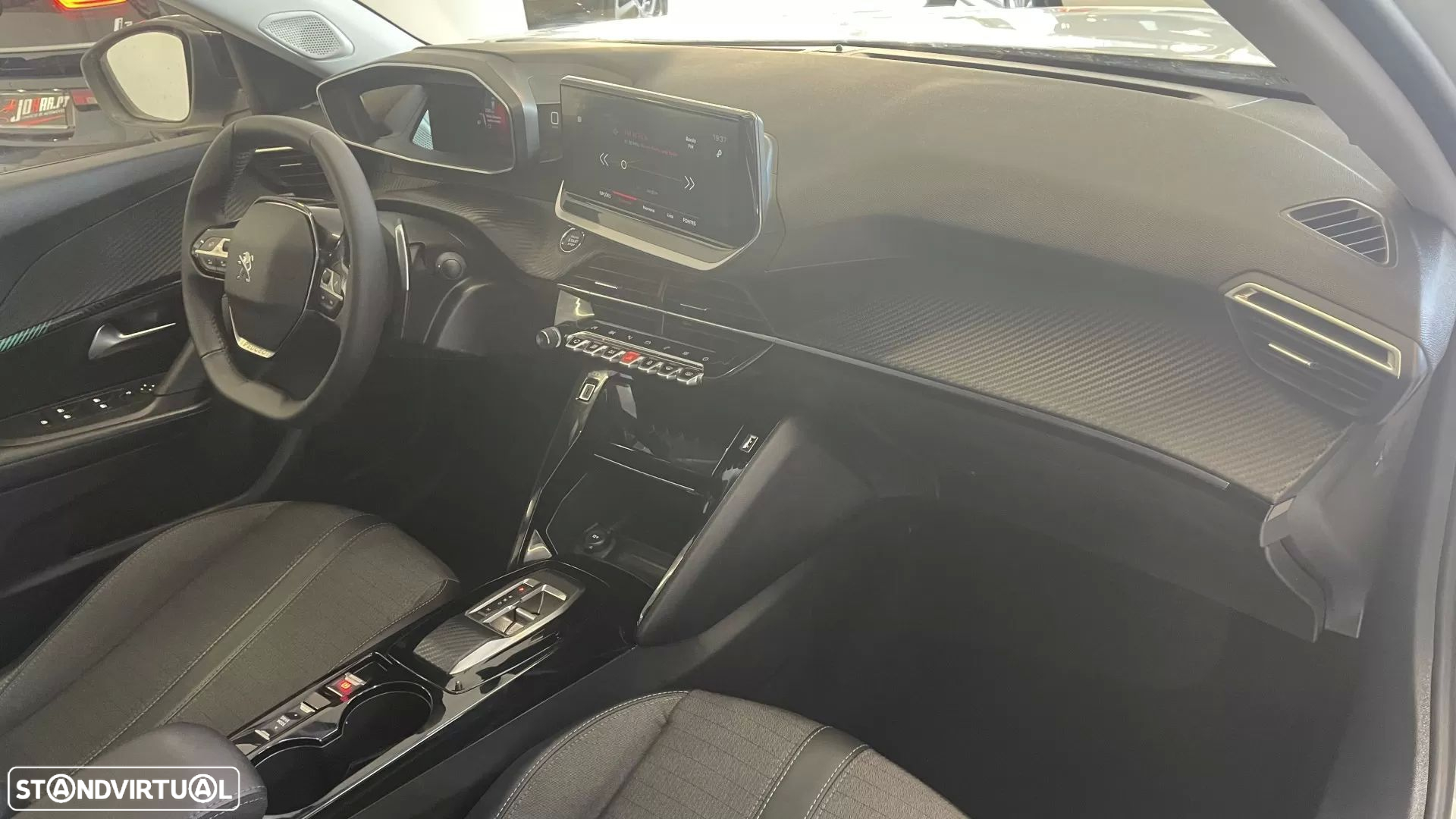 Peugeot 2008 1.2 PureTech Allure EAT8 - 21