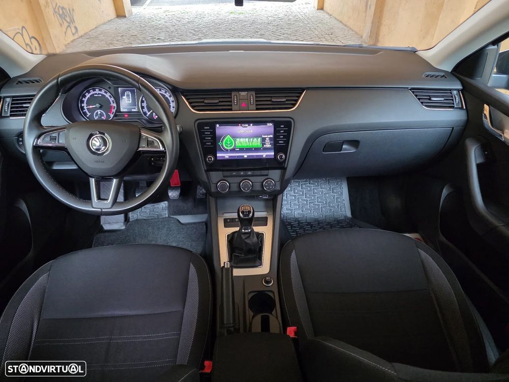 Skoda Octavia Break 1.6 TDi Ambition - 32