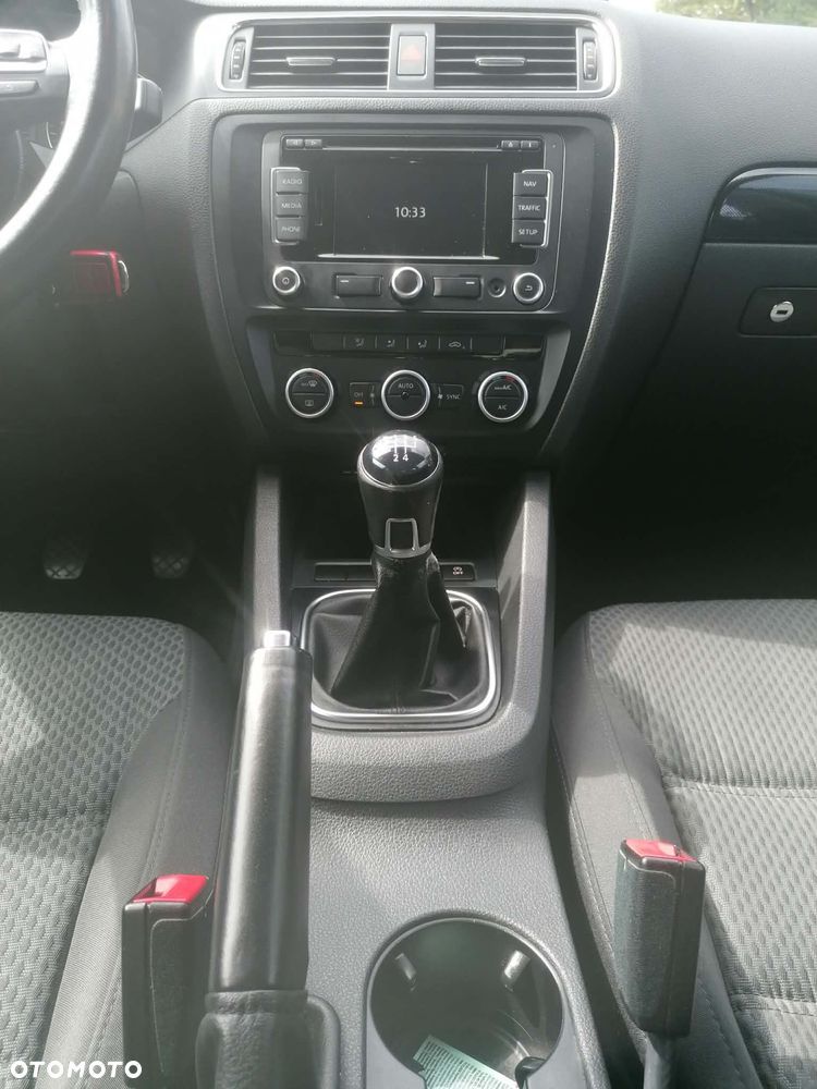 Volkswagen Jetta 1.6 TDI Comfortline - 7