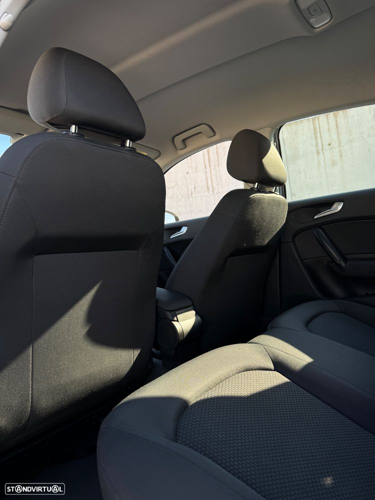 Audi A1 Sportback 1.6 TDi S-line S tronic - 10