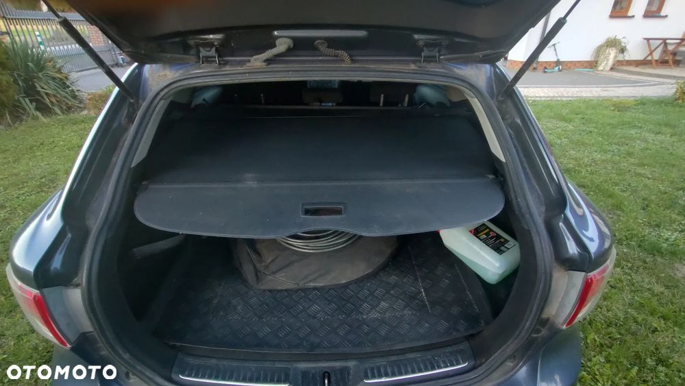 Toyota Avensis - 8